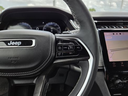 Used 2023 Jeep Grand Cherokee Overland RWD image 50