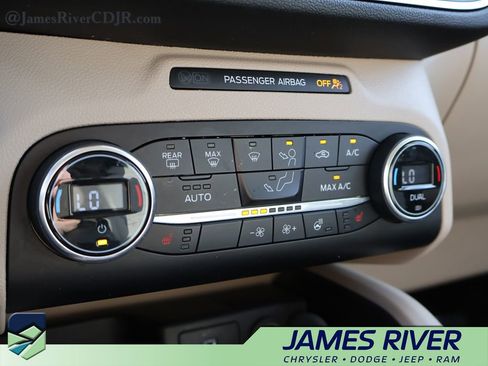 Used 2020 Ford Escape Titanium image 38