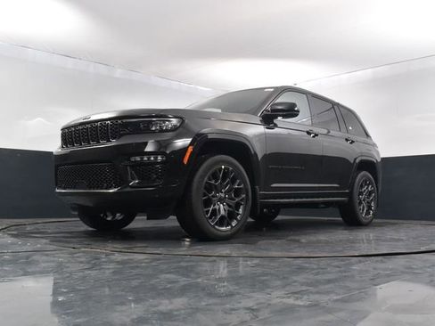 New 2025 Jeep Grand Cherokee Summit image 48