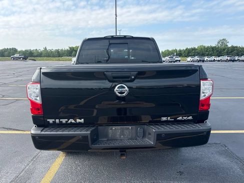 Used 2018 Nissan Titan SL AWD/4WD image 10