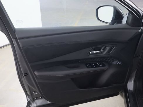 Used 2023 Nissan Ariya FWD image 13