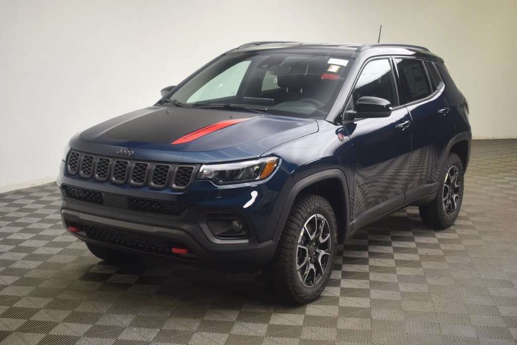 New 2026 Jeep Compass Trailhawk AWD/4WD image 15