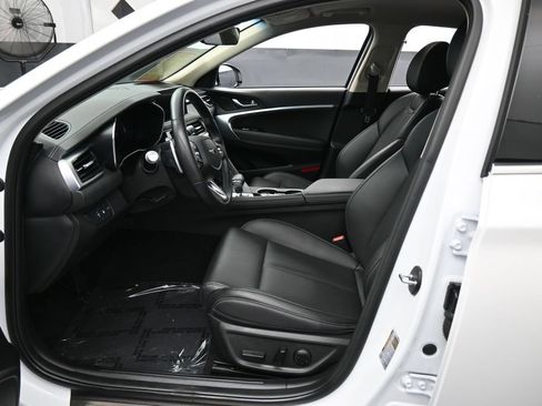 Used 2025 Genesis G70 2.5T RWD image 11