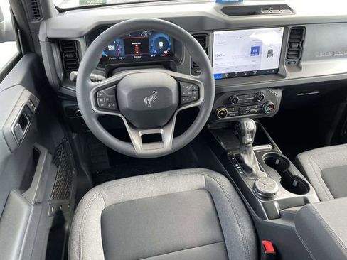New 2025 Ford Bronco 4-Door AWD/4WD image 5