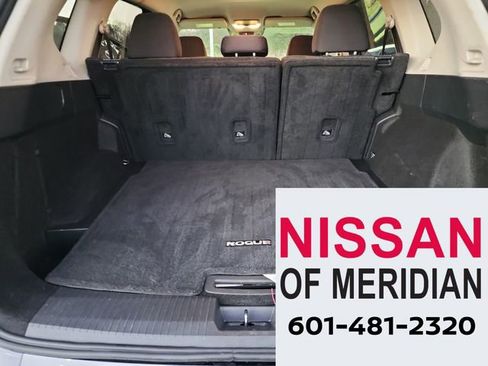 Used 2024 Nissan Rogue SV image 24