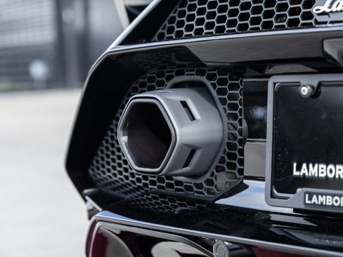 Used 2023 Lamborghini Huracan Tecnica image 14