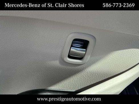 Used 2025 Mercedes-Benz C 300 4MATIC Sedan image 24