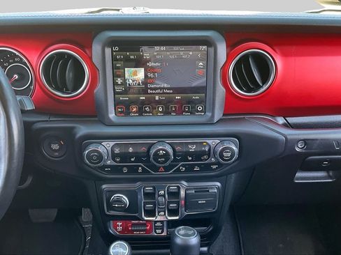 Used 2021 Jeep Wrangler Unlimited Rubicon AWD/4WD image 7