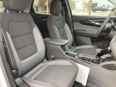 Used 2025 Chevrolet TrailBlazer LT image 28