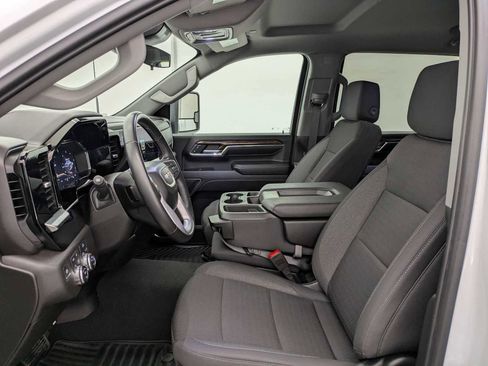 Used 2024 GMC Sierra 3500 SLE w/ SLE Convenience Package image 18