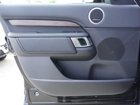 New 2026 Land Rover Discovery S AWD/4WD image 17