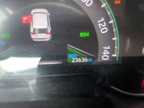 Used 2025 Toyota RAV4 XLE AWD/4WD image 8
