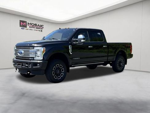 Used 2019 Ford F250 Platinum w/ Platinum Ultimate Package AWD/4WD image 4