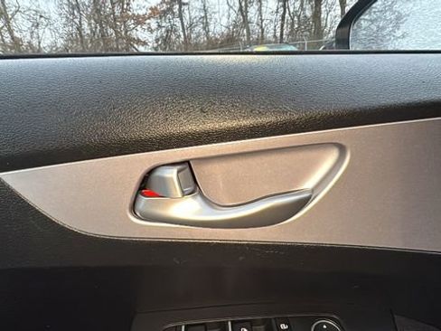 Used 2024 Kia Forte LXS image 12