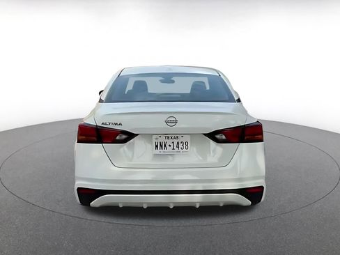 Used 2025 Nissan Altima 2.5 SV FWD image 12