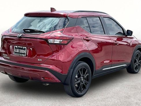 Used 2024 Nissan Kicks SR w/ SR Premium Package FWD image 2
