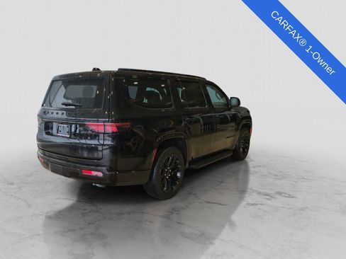 Used 2024 Jeep Wagoneer Series II image 8