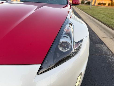 Used 2020 Nissan 370Z Coupe RWD image 21