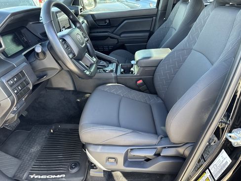 Used 2025 Toyota Tacoma SR image 12