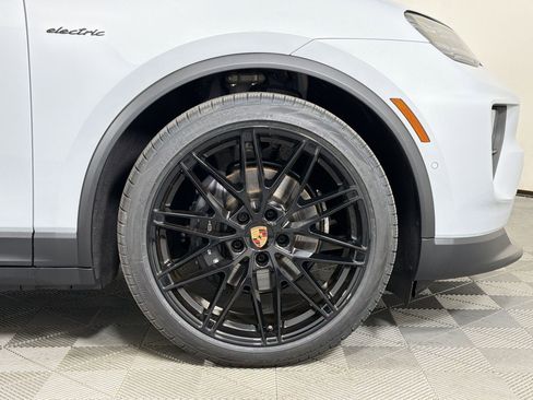 New 2026 Porsche Macan Electric image 14