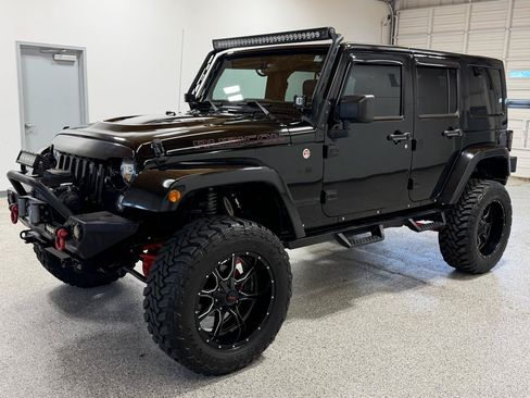 Used 2016 Jeep Wrangler Unlimited Rubicon AWD/4WD image 8