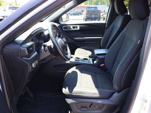 Used 2020 Ford Explorer XLT w/ Comfort Package AWD/4WD image 4