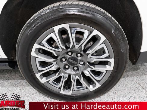Used 2024 GMC Yukon Denali Ultimate image 10