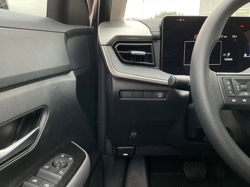 New 2026 Nissan Kicks SV image 24