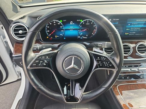 Used 2022 Mercedes-Benz E 350 4MATIC Sedan image 19