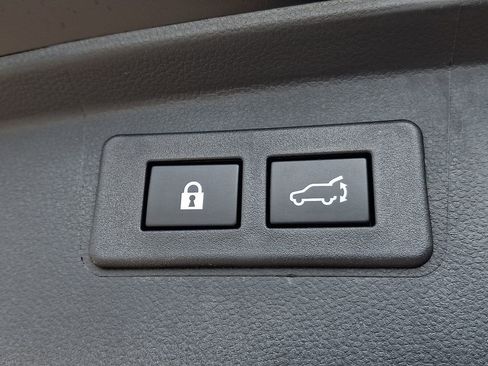 Certified 2025 Subaru Outback Limited image 29