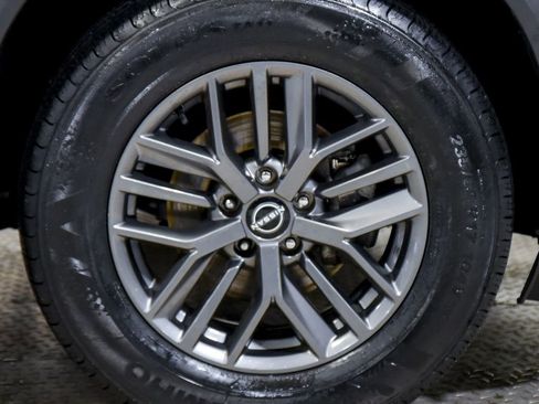 Used 2022 Nissan Rogue S image 13