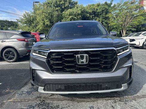 Used 2025 Honda Pilot Elite image 8