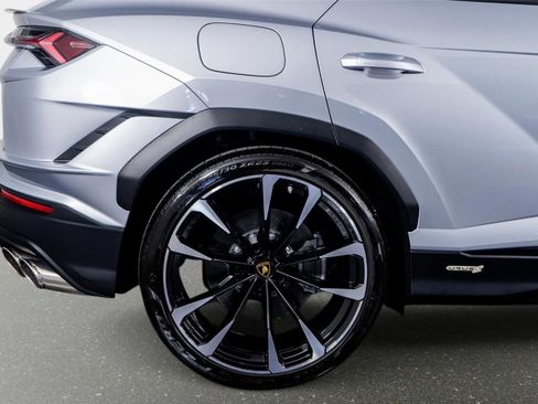 Used 2024 Lamborghini Urus S AWD/4WD image 6