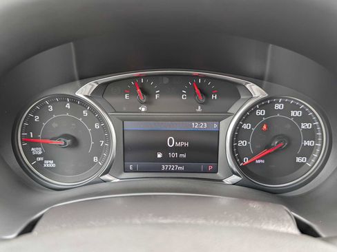 Used 2023 GMC Terrain SLT image 26