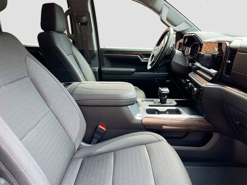 Used 2024 Chevrolet Silverado 1500 LT Trail Boss w/ Convenience Package II image 28