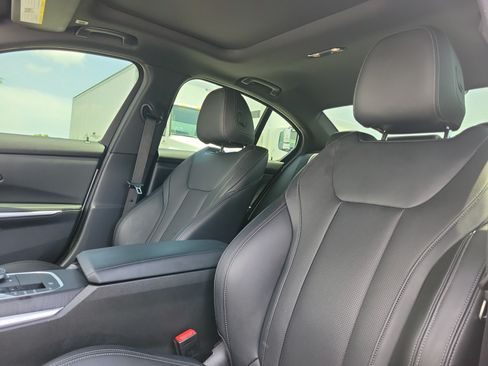 Used 2023 BMW 330i Sedan w/ Premium Package RWD image 21
