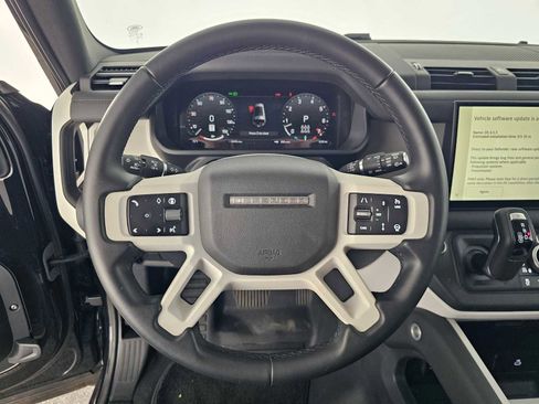 Used 2025 Land Rover Defender 130 S image 24