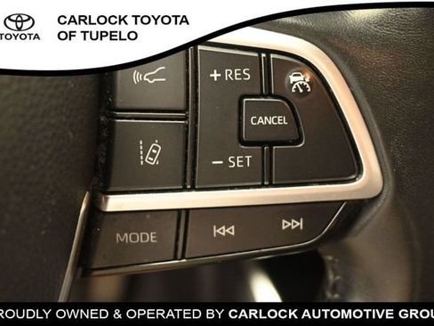 Used 2022 Toyota Highlander XSE FWD image 28