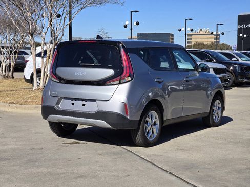 Certified 2025 Kia Soul S image 4