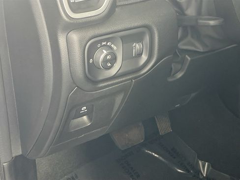 Used 2023 RAM 1500 Big Horn AWD/4WD image 10