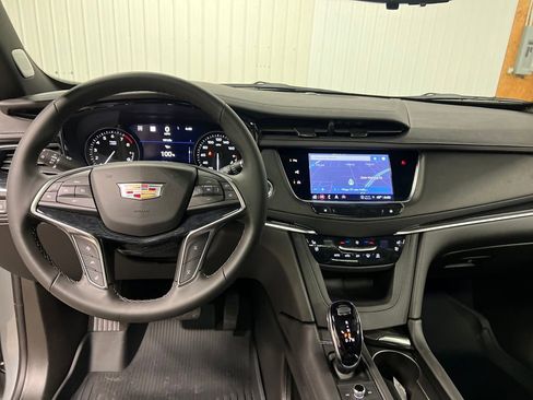 New 2026 Cadillac XT5 Premium Luxury image 17
