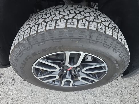 New 2026 GMC Sierra 1500 AT4 w/ AT4 Premium Package image 11