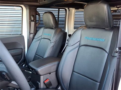 Used 2025 Jeep Wrangler Unlimited Rubicon 4xe image 5