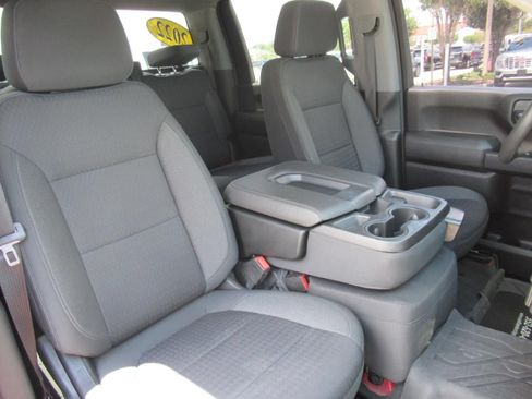 Used 2022 Chevrolet Silverado 2500 Custom w/ Custom Convenience Package AWD/4WD image 9