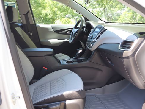 Used 2024 Chevrolet Equinox LS FWD image 22