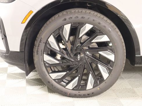 New 2026 Lincoln Nautilus Reserve AWD/4WD image 20