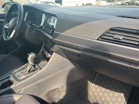 Certified 2023 Volkswagen Jetta SE w/ Panoramic Sunroof Package image 21