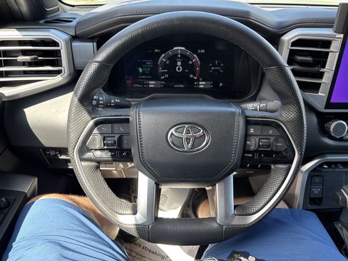 Used 2024 Toyota Tundra Platinum AWD/4WD image 17