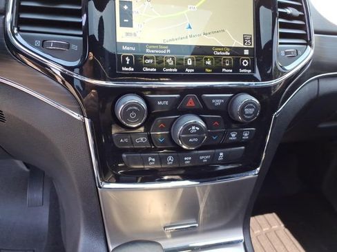 Used 2021 Jeep Grand Cherokee Limited w/ Sun & Sound Group AWD/4WD image 11