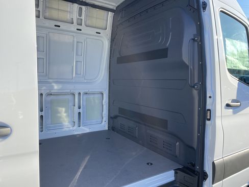 New 2025 Mercedes-Benz Sprinter 2500 image 9